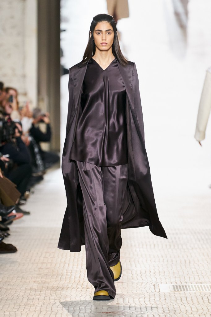 莲娜丽姿 Nina Ricci 2020/21秋冬高级成衣秀 - Paris Fall 2020