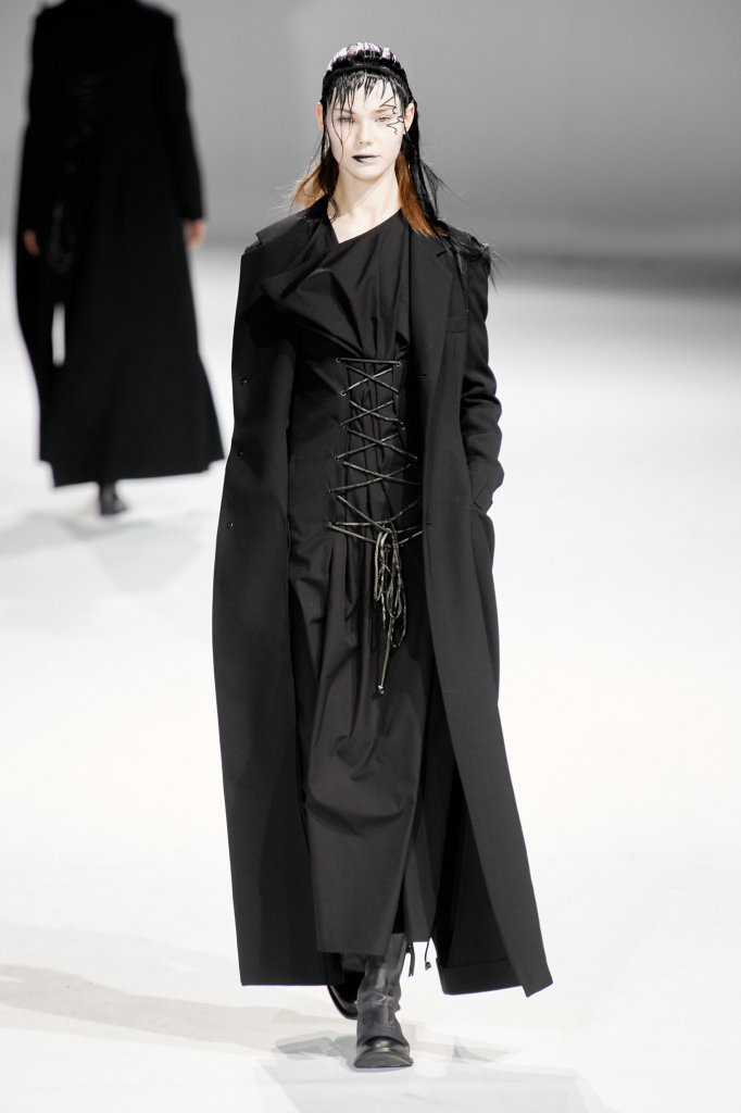 山本耀司 Yohji Yamamoto 2020/21秋冬高级成衣秀 - Paris Fall 2020