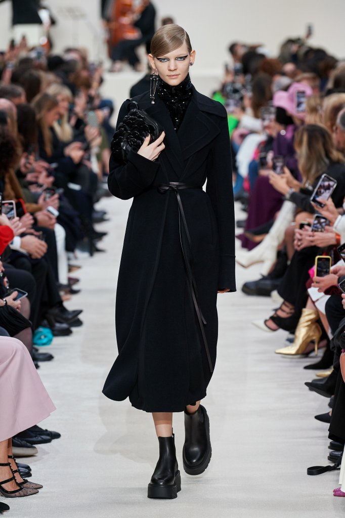 华伦天奴 Valentino 2020/21秋冬高级成衣秀 - Paris Fall 2020