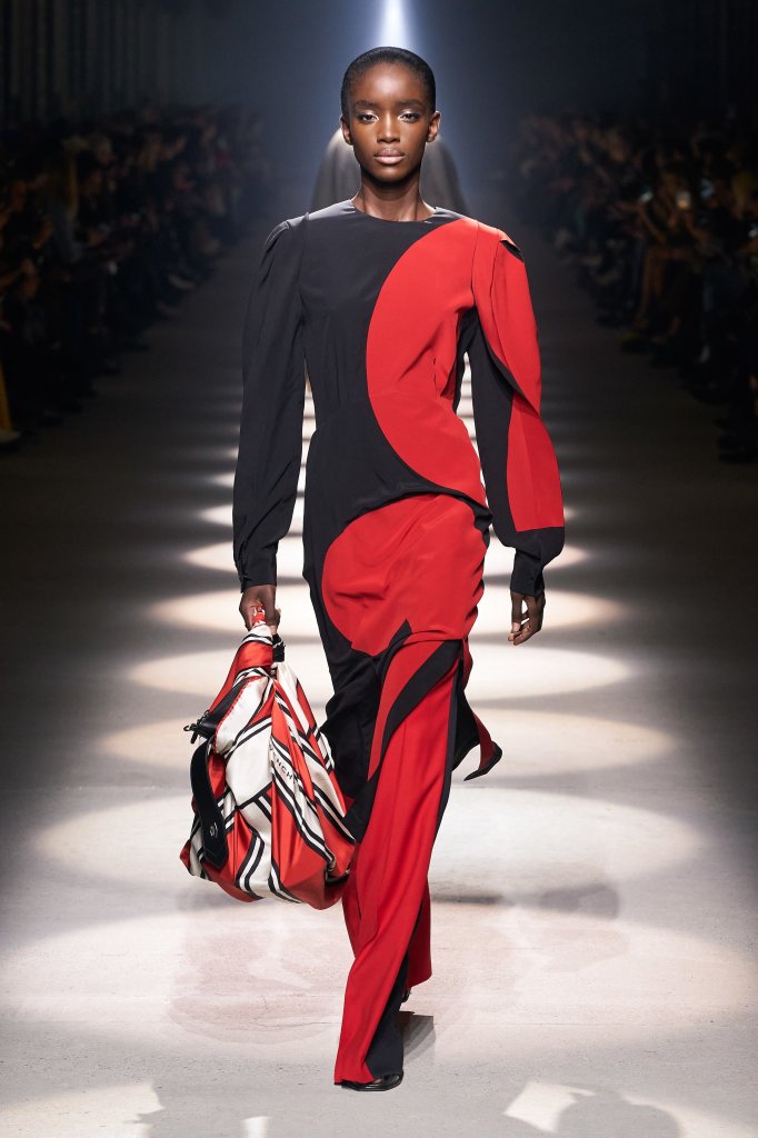 纪梵希 Givenchy 2020/21秋冬高级成衣秀 - Paris Fall 2020