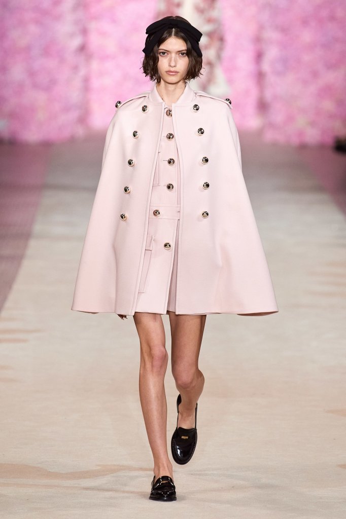 詹巴迪斯塔·瓦利 Giambattista Valli 2020/21秋冬高级成衣秀 - Paris Fall 2020