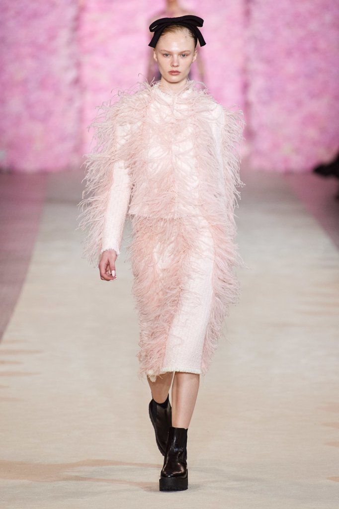 詹巴迪斯塔·瓦利 Giambattista Valli 2020/21秋冬高级成衣秀 - Paris Fall 2020