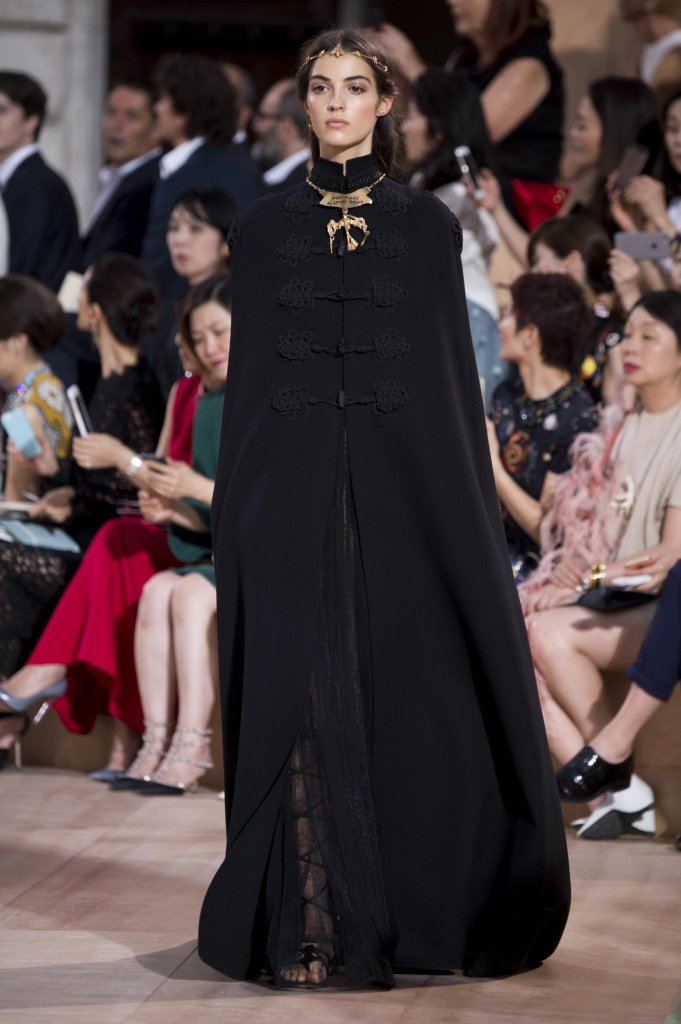 华伦天奴 Valentino 2015/16秋冬高级定制秀 - Paris Fall 2015