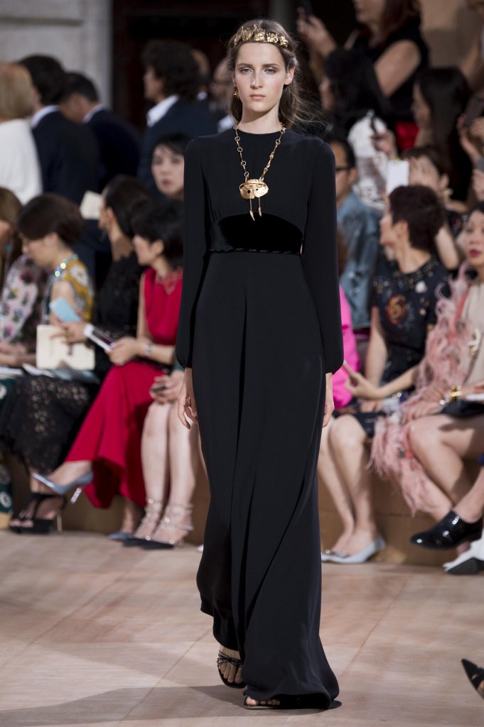 华伦天奴 Valentino 2015/16秋冬高级定制秀 - Paris Fall 2015