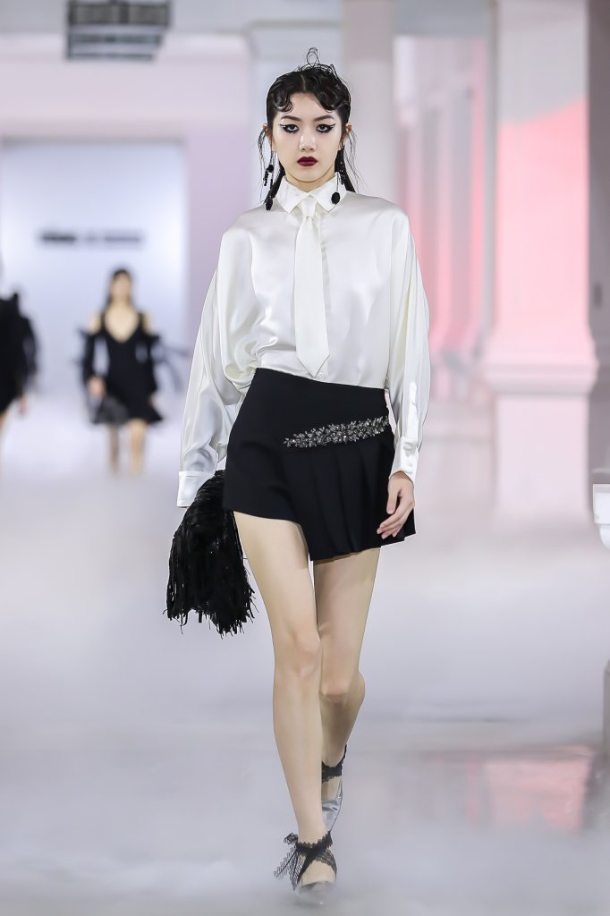 YOUG X · 邢永 | fashionllaabb 2020/21秋冬高级成衣秀 - Beijing Fall 2020