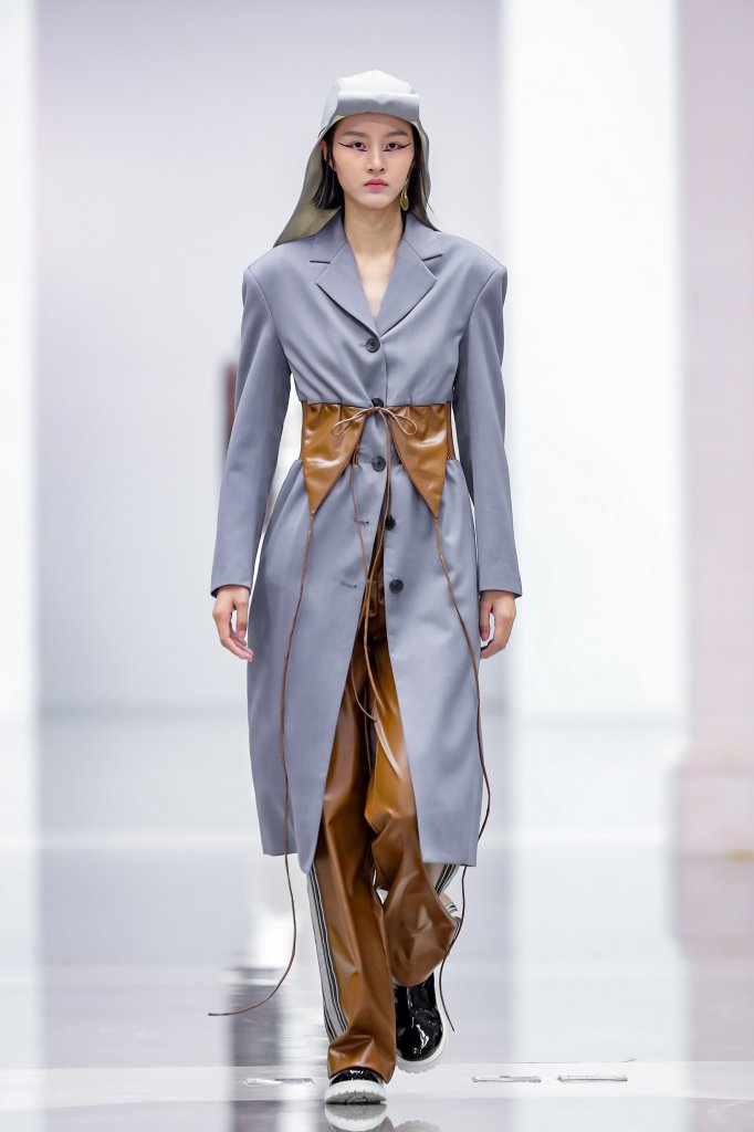 DAMOWANG · 韩磊丨fashionllaabb 2020/21秋冬高级成衣秀 - Beijing Fall 2020