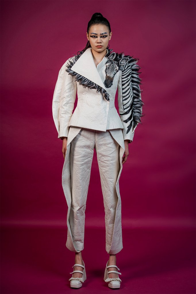 郭培 Guo Pei 2020/21秋冬高级定制发布 - Paris Couture Fall 2020