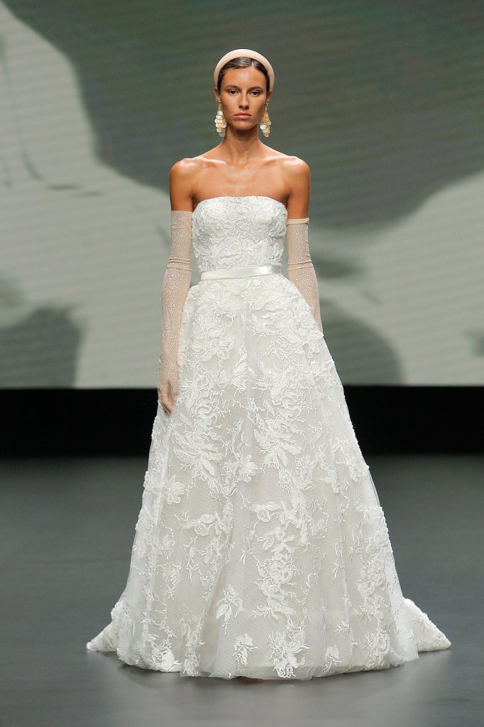 Jesús Peiró 2020/21秋冬婚纱礼服秀 - Barcelona Bridal Week