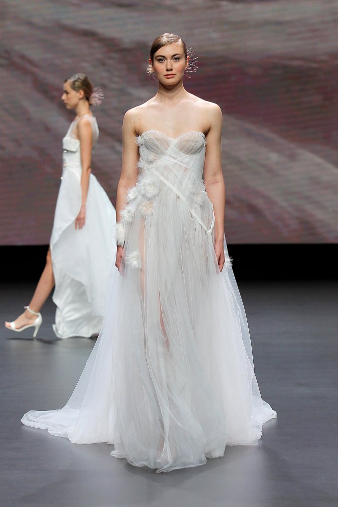 Leonie Bridal 2020/21秋冬婚纱礼服秀 - Barcelona Bridal Week