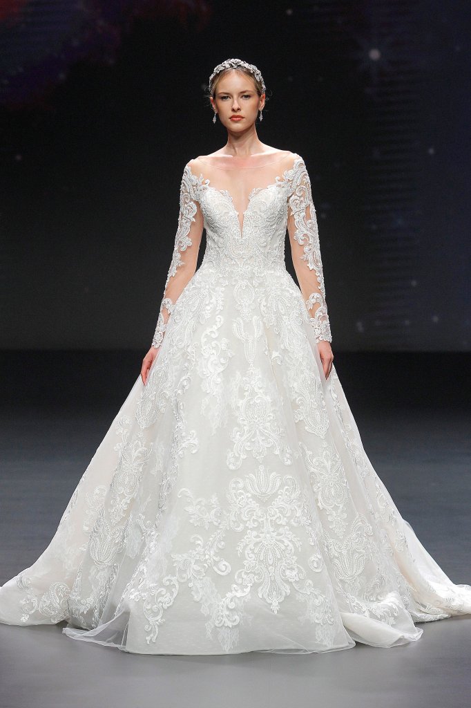 Demetrios 2020/21秋冬婚纱礼服秀 - Barcelona Bridal Week