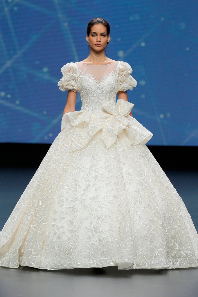 Amelia Casablanca 2020/21秋冬婚纱礼服秀 - Barcelona Bridal Week