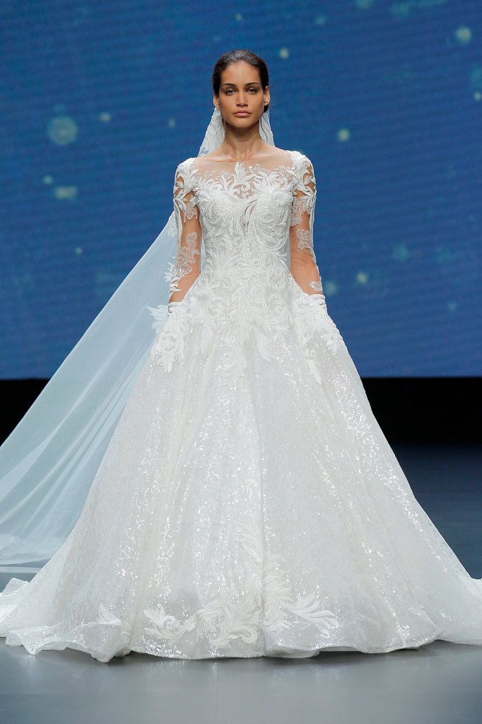 Amelia Casablanca 2020/21秋冬婚纱礼服秀 - Barcelona Bridal Week