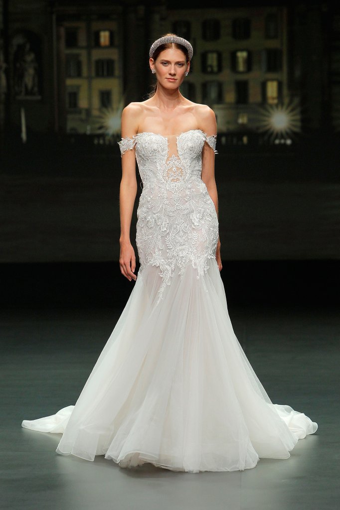 Nicole Milano 2020/21秋冬婚纱礼服秀 - Barcelona Bridal Week