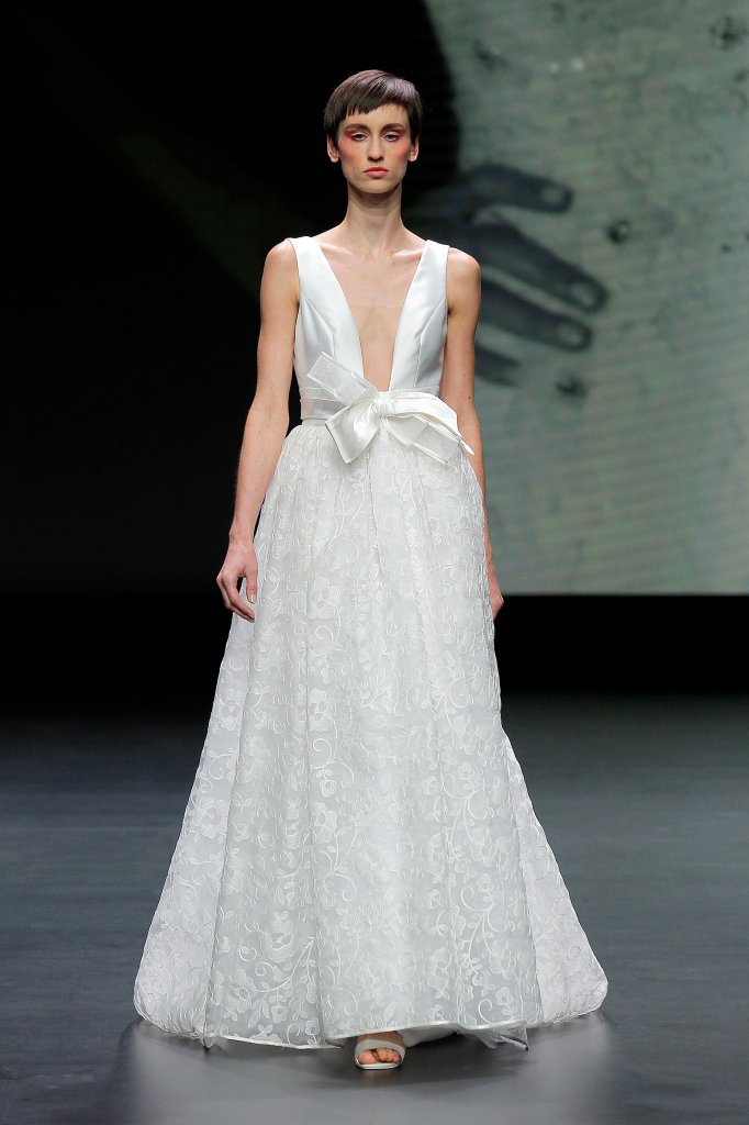 Bellantuono 2020/21秋冬婚纱礼服秀 - Barcelona Bridal Week