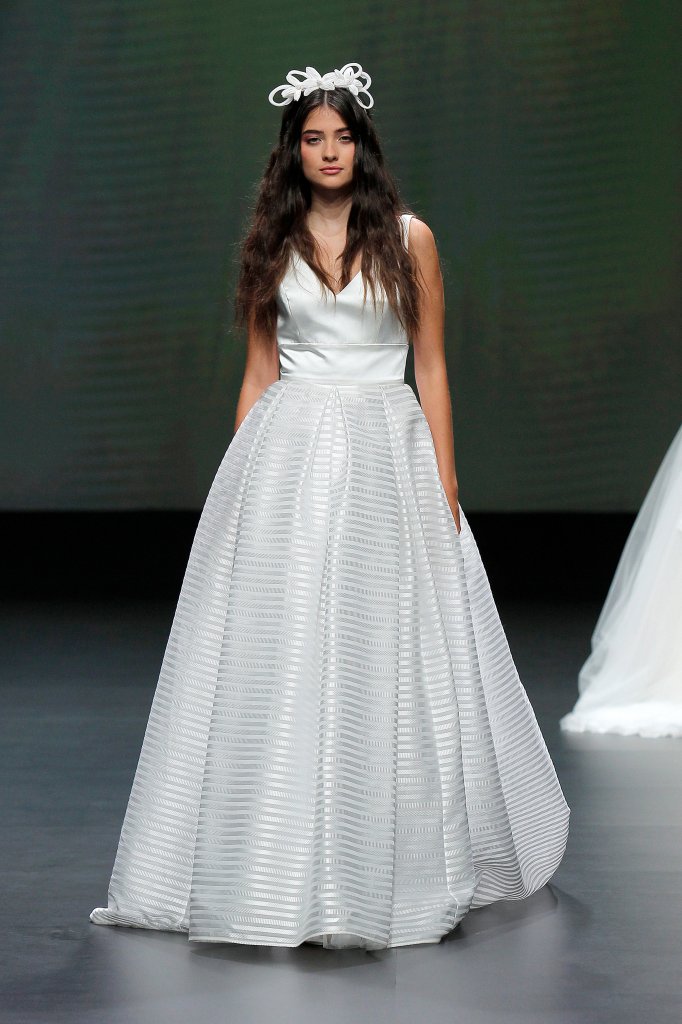 Bellantuono 2020/21秋冬婚纱礼服秀 - Barcelona Bridal Week