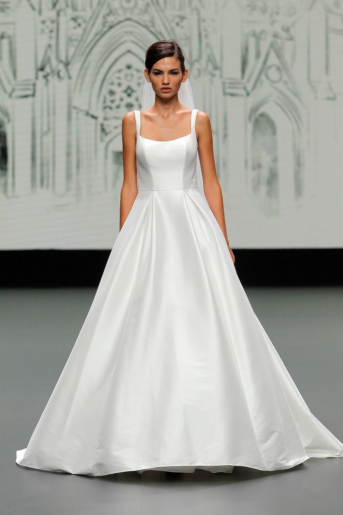 House of St Patrick 2020/21秋冬婚纱礼服秀 - Barcelona Bridal Week