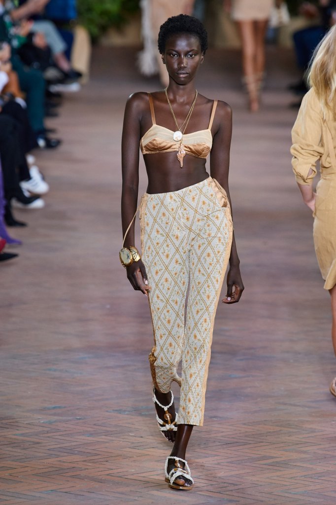 阿尔伯特-菲尔蒂 Alberta Ferretti 2021春夏高级成衣秀 - Milan Spring 2021