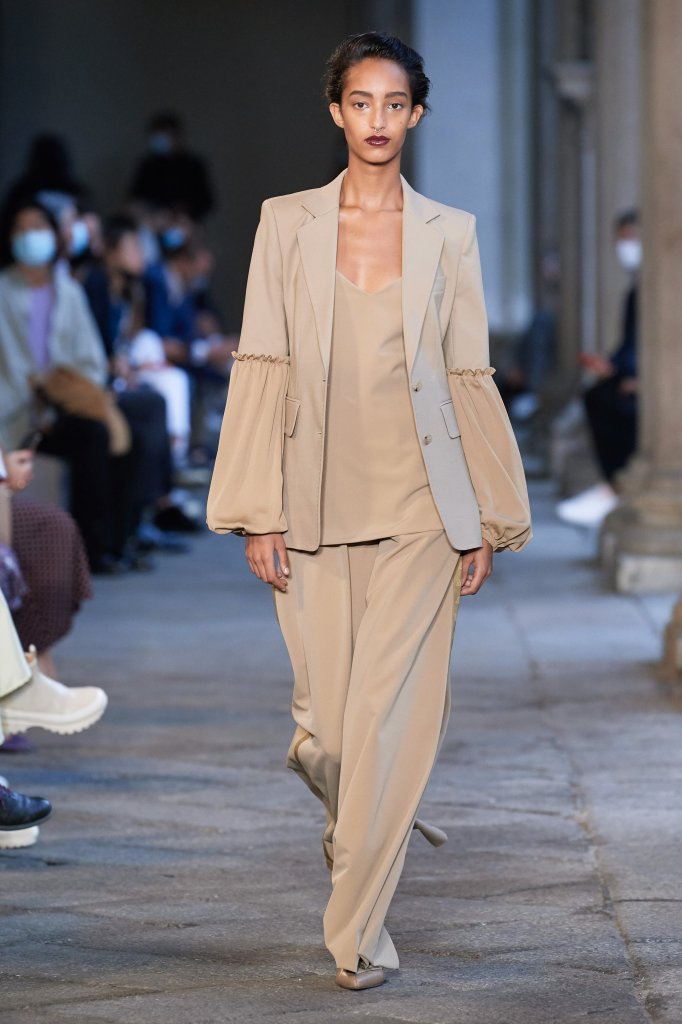 麦丝玛拉 Max Mara 2021春夏高级成衣秀 - Milan Spring 2021