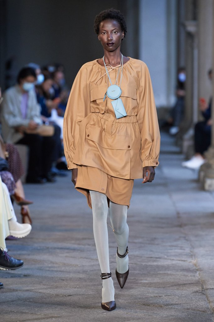 麦丝玛拉 Max Mara 2021春夏高级成衣秀 - Milan Spring 2021