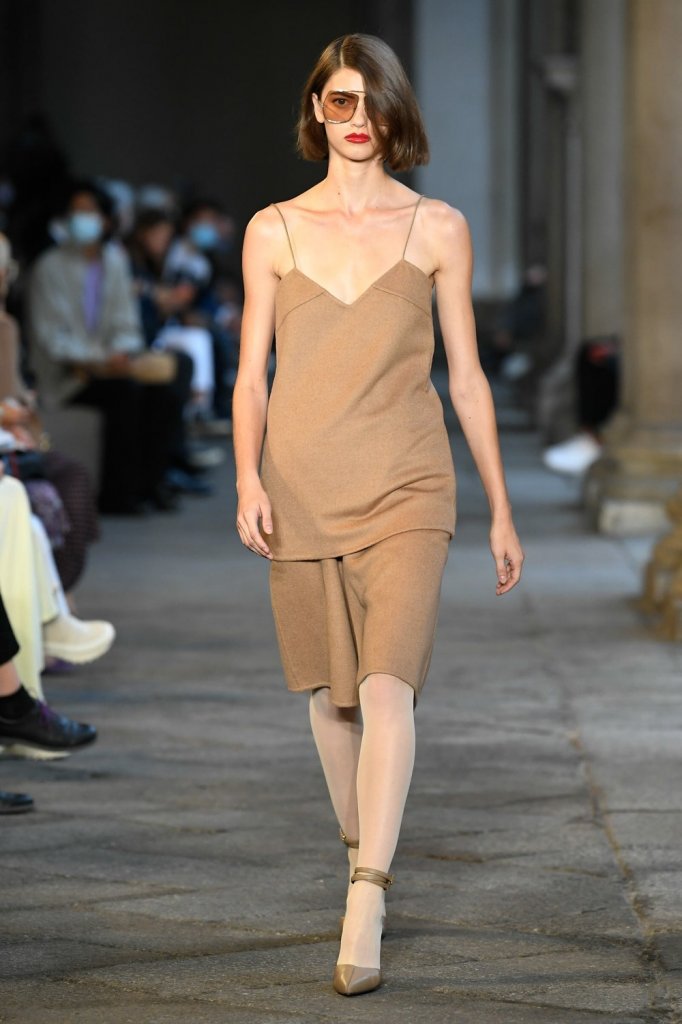 麦丝玛拉 Max Mara 2021春夏高级成衣秀 - Milan Spring 2021