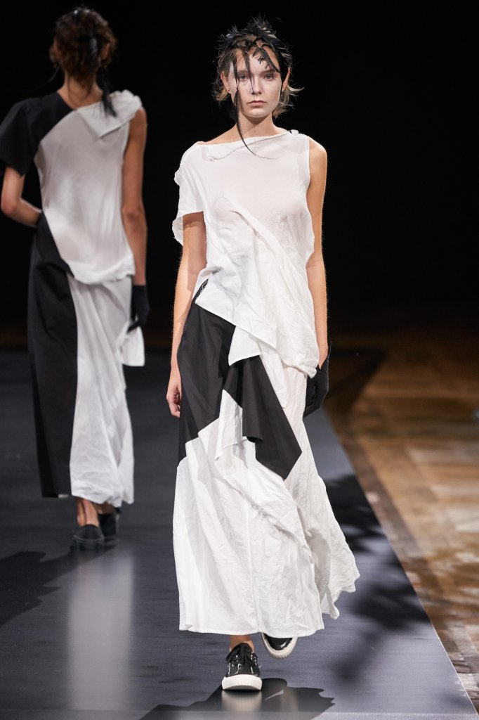 山本耀司 Yohji Yamamoto 2021春夏高级成衣秀 - Paris Spring 2021