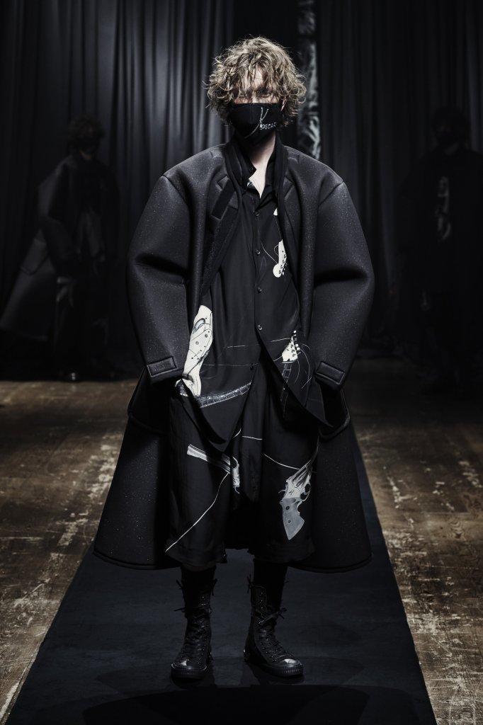 山本耀司 Yohji Yamamoto 2021/22秋冬男装秀 - Paris Fall 2021