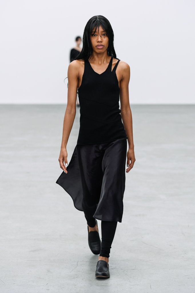 Sulvam 2021/22秋冬高级成衣秀 - Paris Fall 2021