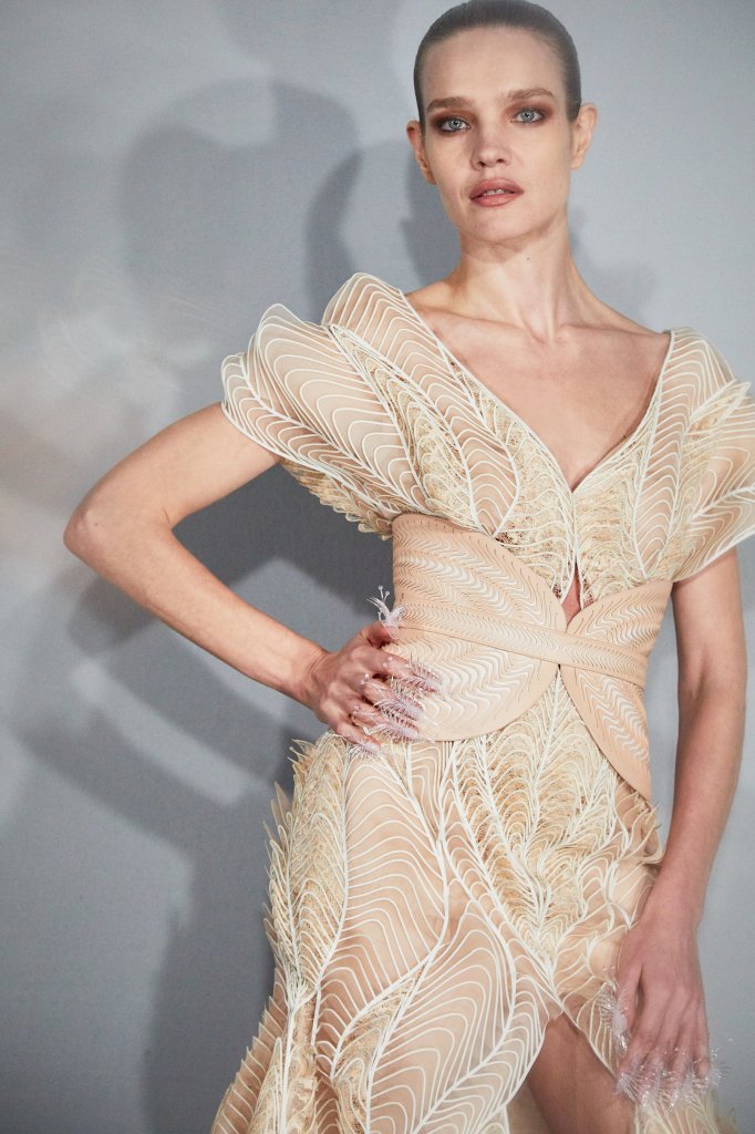 艾里斯·范·荷本 Iris van Herpen 2021春夏高级定制秀(后台妆容) - Couture Spring 2021