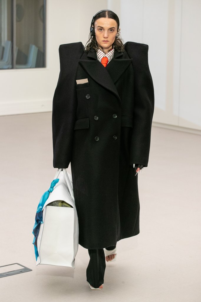 Institut Fran&ccedil;ais De La Mode Master Of Arts 2021/22秋冬高级成衣作品秀