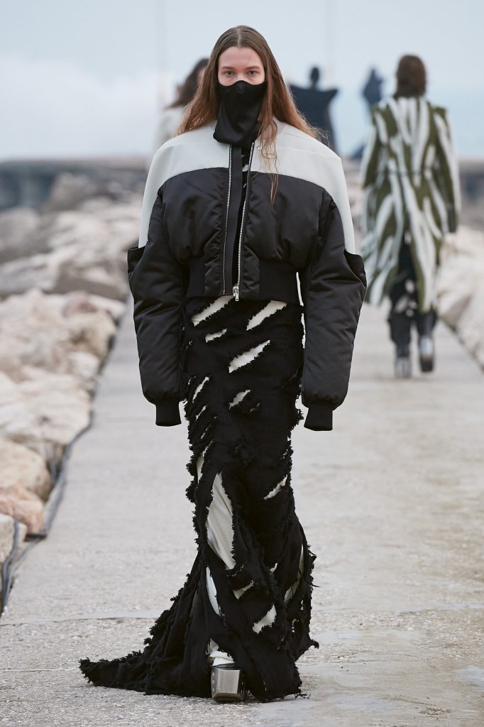 瑞克·欧文斯 Rick Owens 2021/22秋冬高级成衣秀