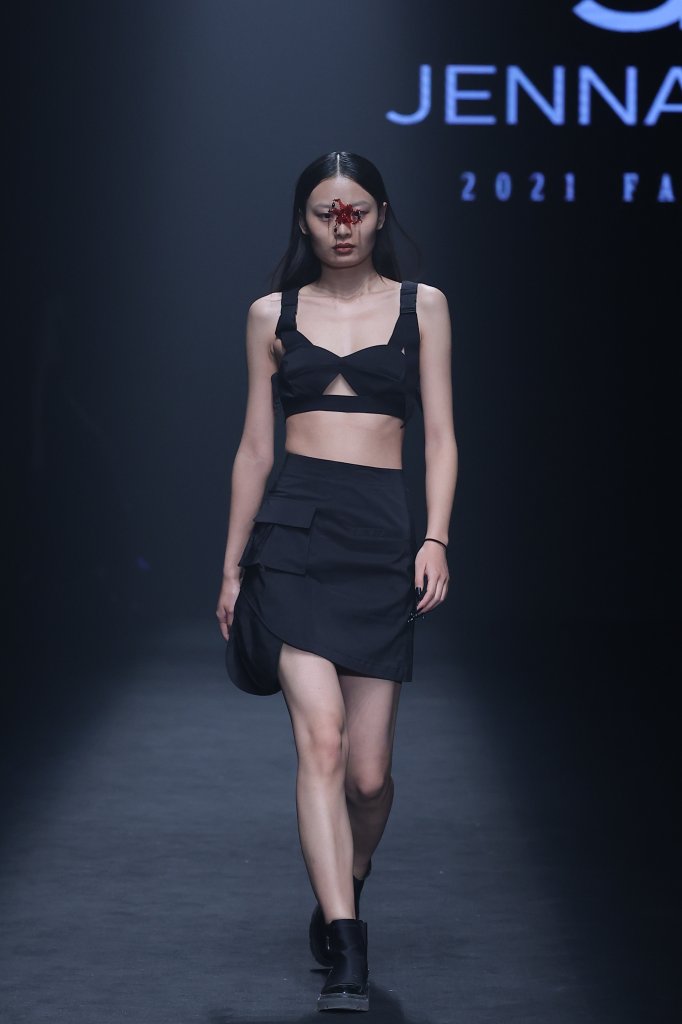 黄雅婷 · JENNA HUANG | 10+3 2021/22秋冬高级成衣秀 - Beijing Fall 2021