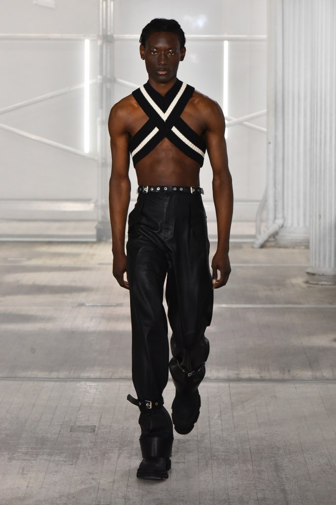Dion Lee 2021/22秋冬高级成衣发布秀