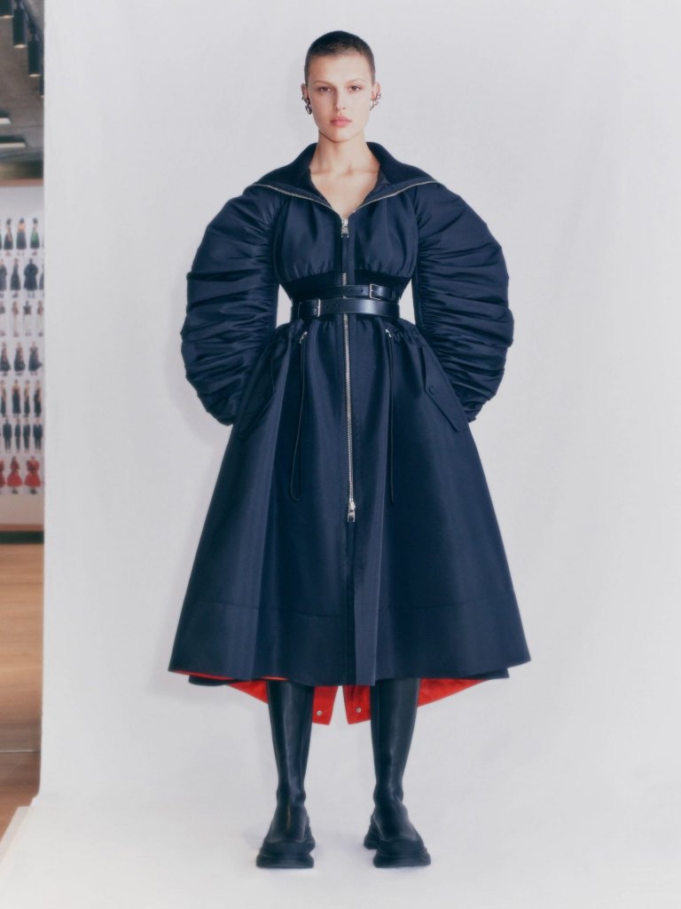 亚历山大·麦昆 Alexander McQueen 2021早秋高级成衣Lookbook(Pre-Fall 2021)