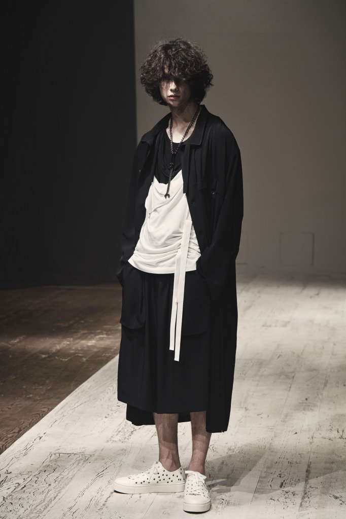 山本耀司 Yohji Yamamoto 2022春夏男装Lookbook