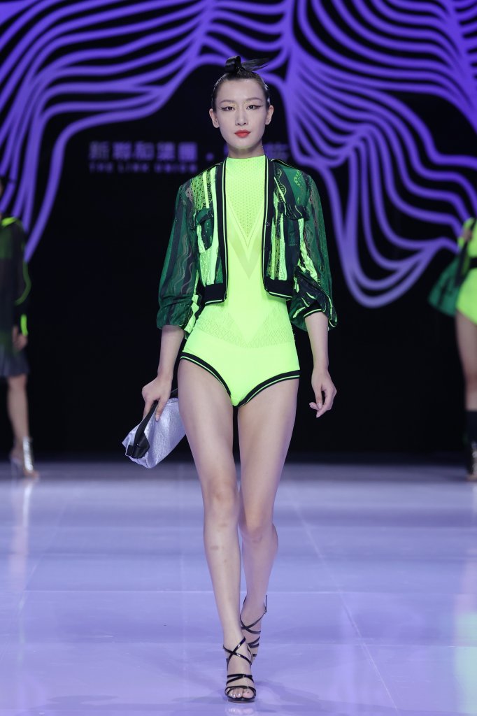 新联和集团 · 刘薇 2022春夏高级成衣秀 - Beijing Spring 2022