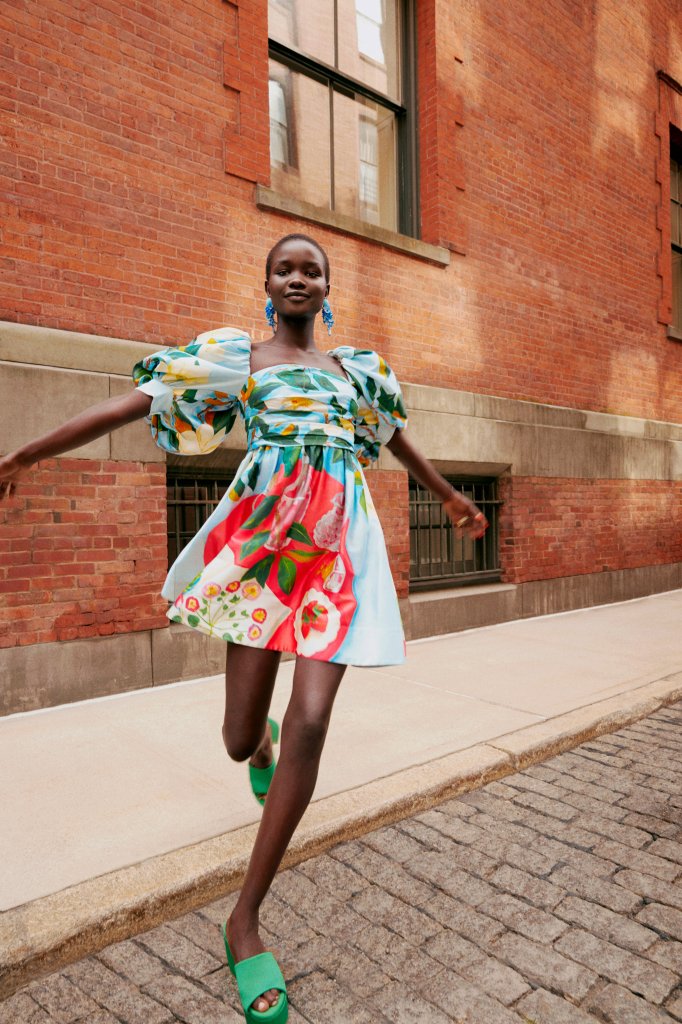 奥斯卡·德拉伦塔 Oscar de la Renta 2022春夏高级成衣秀 - New York Spring 2022