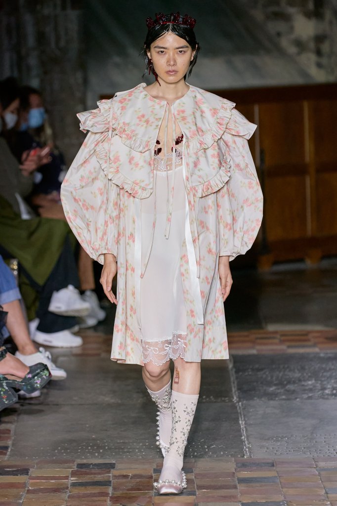 西蒙娜·罗莎 Simone Rocha 2022春夏高级成衣秀 - London Spring 2022