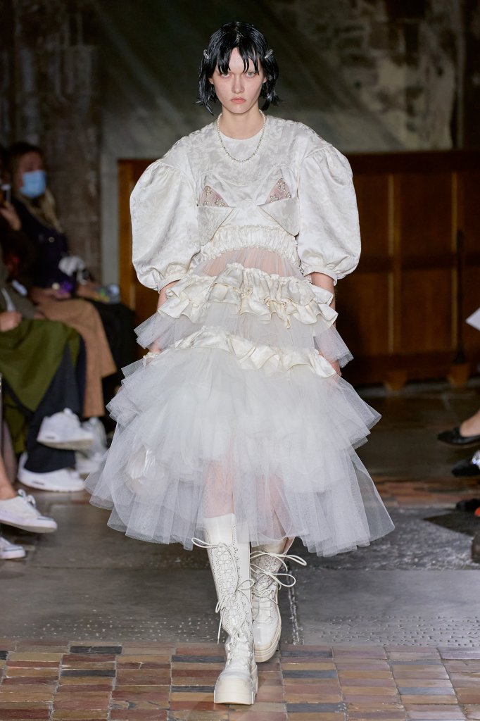 西蒙娜·罗莎 Simone Rocha 2022春夏高级成衣秀 - London Spring 2022