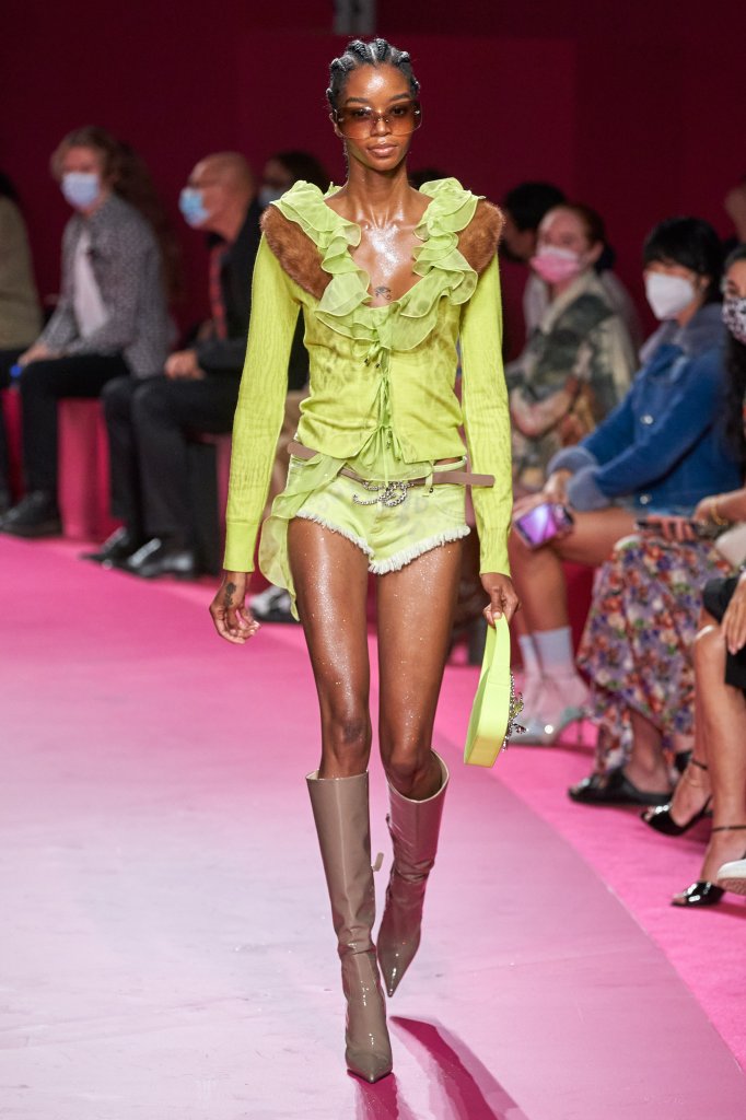 蓝色情人 Blumarine 2022春夏高级成衣秀 - Milan Spring 2022