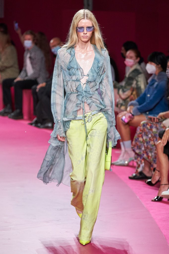 蓝色情人 Blumarine 2022春夏高级成衣秀 - Milan Spring 2022