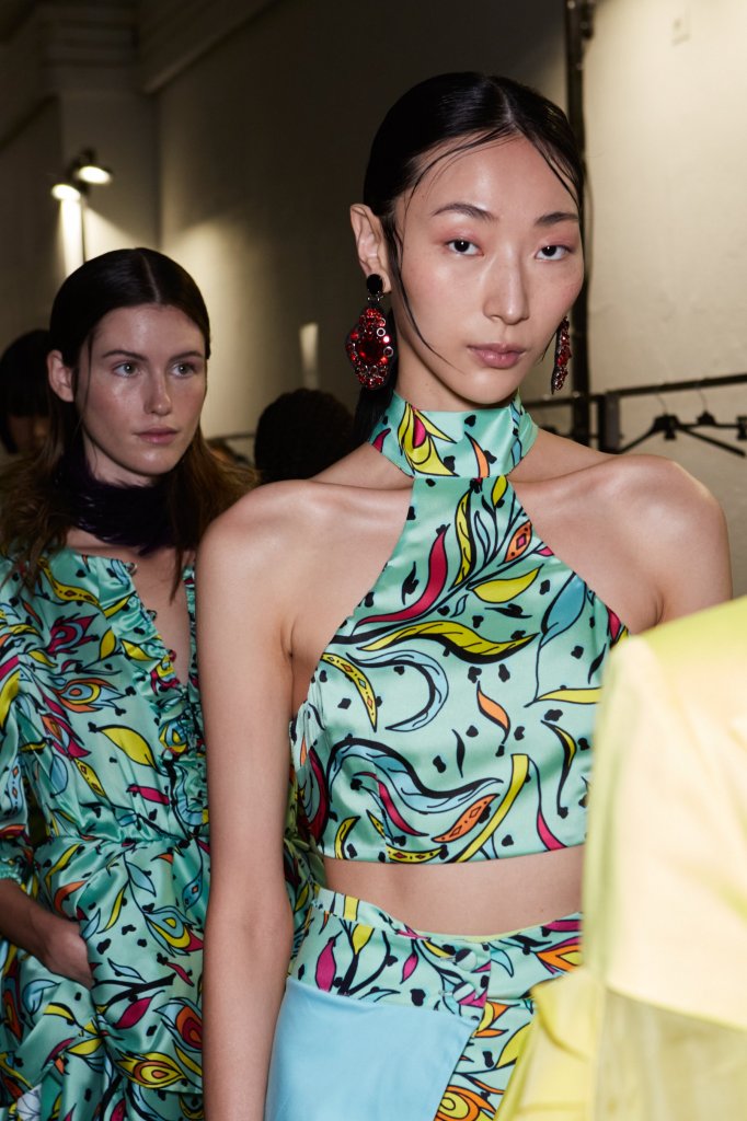 Joy Meribe 2022春夏高级成衣秀(后台妆容) - Milan Spring 2022-天天时装-口袋里的时尚指南