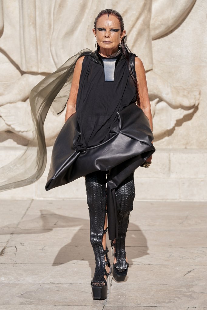 瑞克·欧文斯 Rick Owens 2022春夏高级成衣秀 - Paris Spring 2022