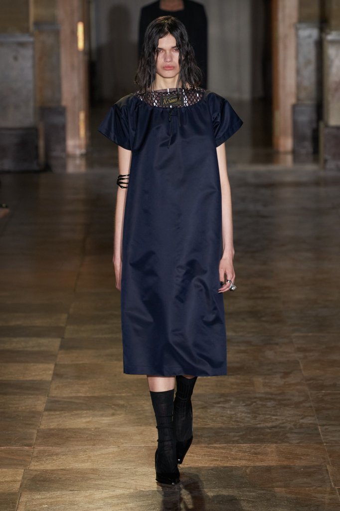 拉夫·西蒙 Raf Simons 2022春夏高级成衣秀 - Paris Spring 2022	