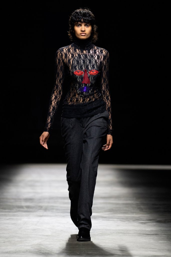 克里斯托弗·凯恩 Christopher Kane 2022春夏高级成衣秀 - Paris Spring 2022