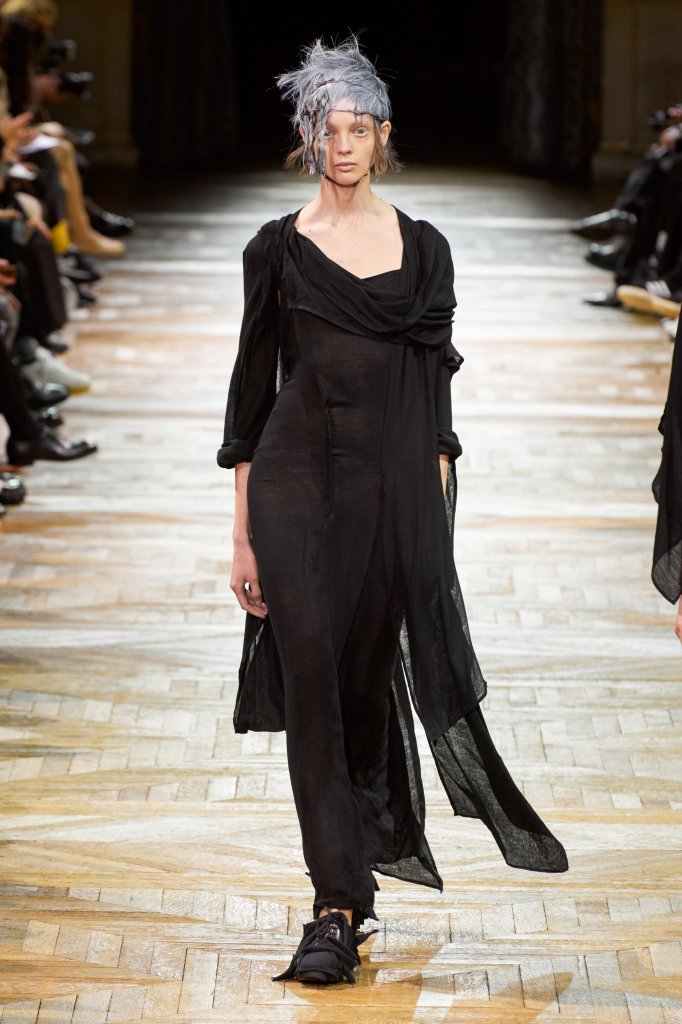 山本耀司 Yohji Yamamoto 2022春夏高级成衣秀 - Paris Spring 2022