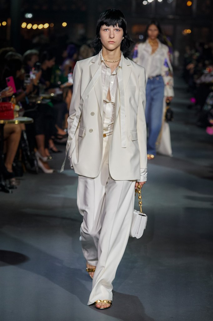 华伦天奴 Valentino 2022春夏高级成衣秀 - Paris Spring 2022