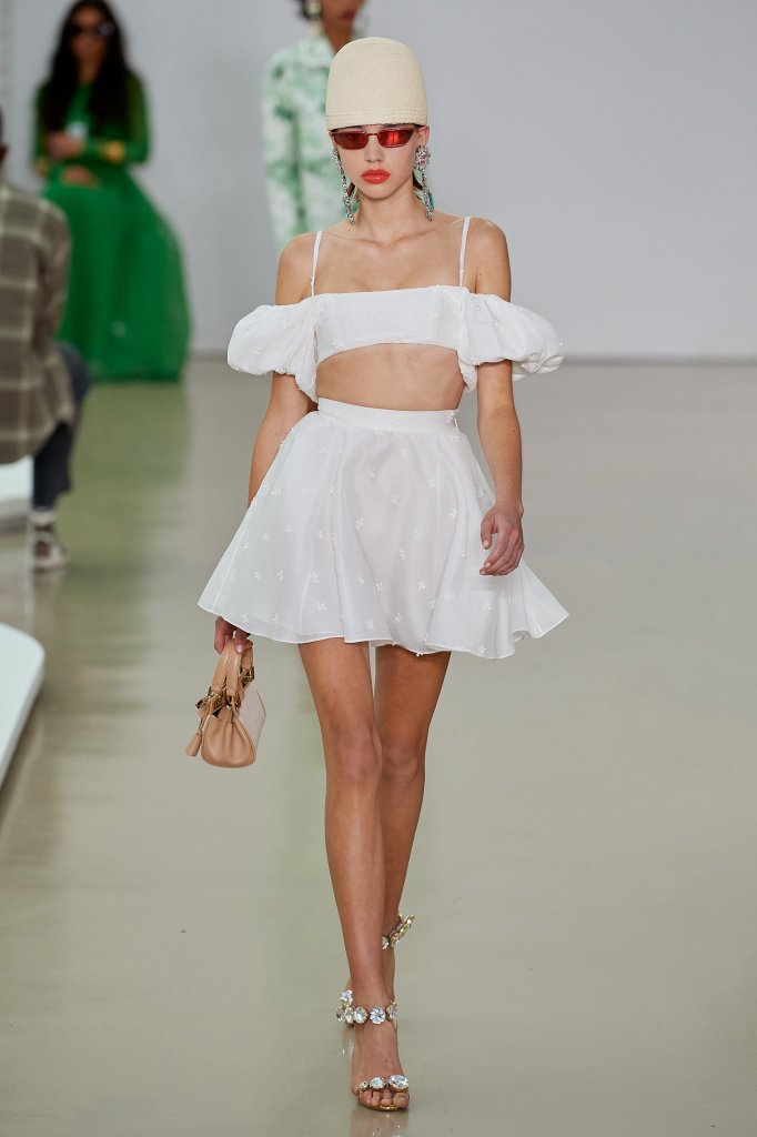 詹巴迪斯塔·瓦利 Giambattista Valli 2022春夏高级成衣秀 - Paris Spring 2022