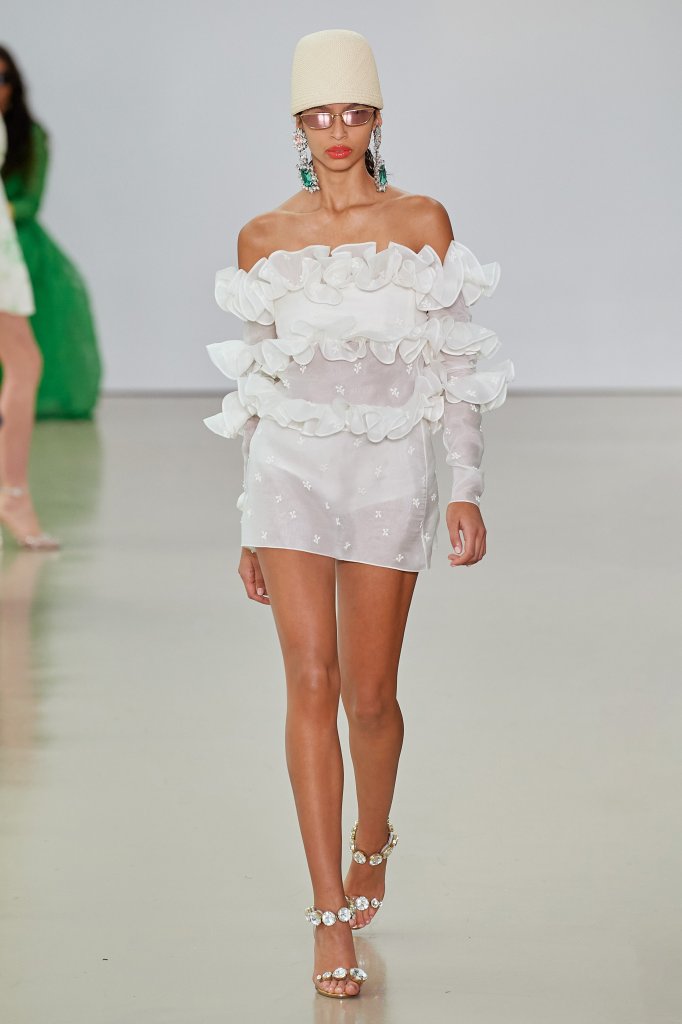 詹巴迪斯塔·瓦利 Giambattista Valli 2022春夏高级成衣秀 - Paris Spring 2022