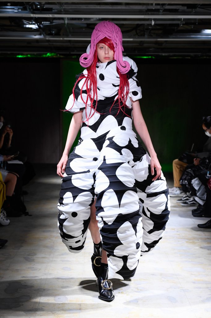 川久保玲 Comme des Garçons 2022春夏高级成衣秀 - Paris Spring 2022