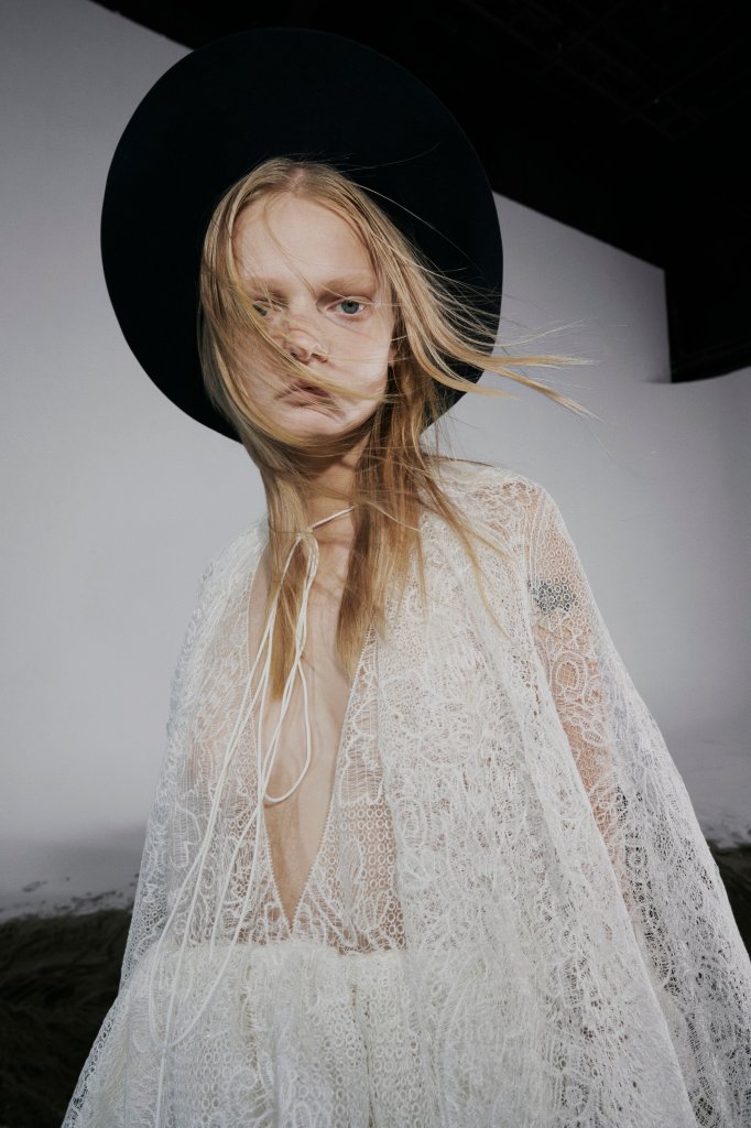 王薇薇 Vera Wang 2022春夏高级成衣Lookbook